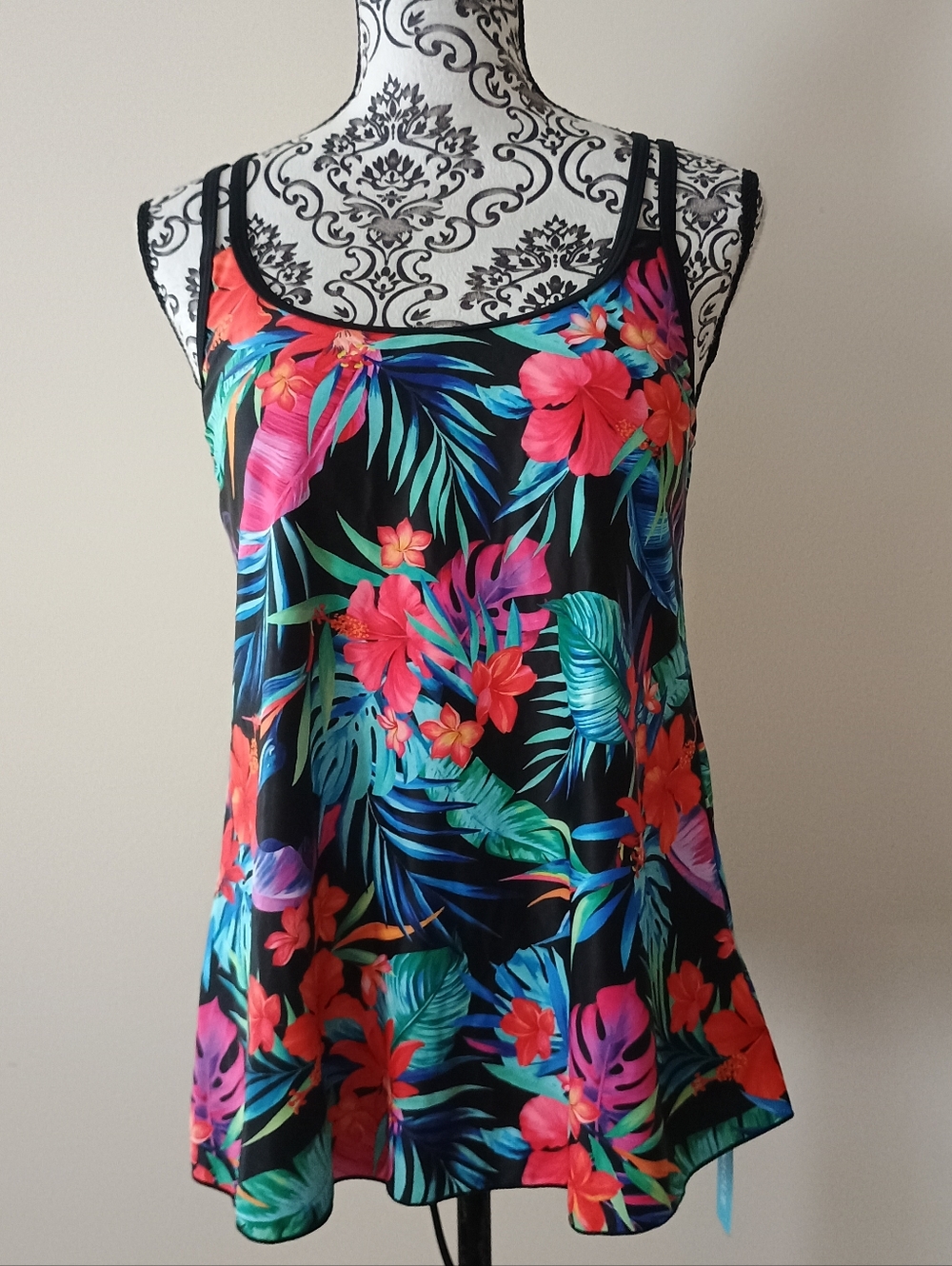 Younique Tropical Floral Print Tankini Top Med.